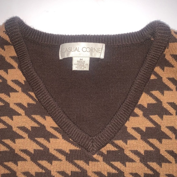 v i n t a g e :: Preppy Houndstooth Sleeveless Knit Sweater Vest Top - Picture 7 of 11